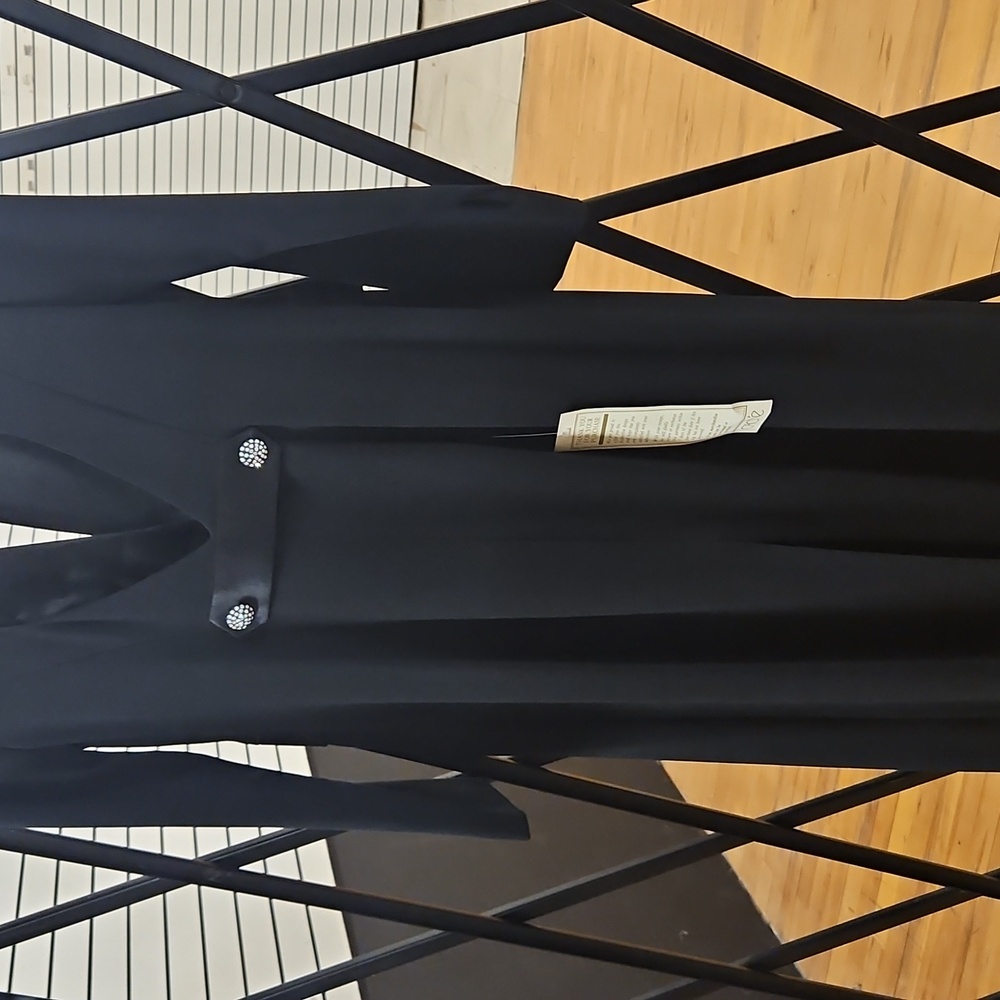 Elegant Black Long Coat with Satin Lapels - Picture 2 of 4
